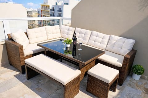 Day, Balcony/Terrace, Seating area