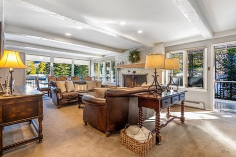 Private Hot Tub and Sauna, Right on Fairway, Minutes From Vail Village & Golden Peak House in Vail