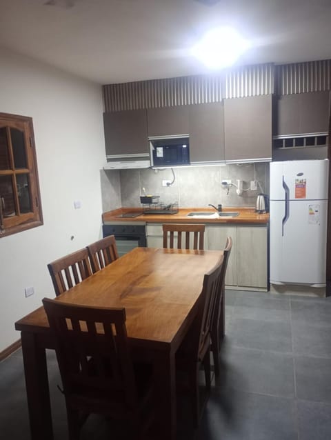 Kitchen or kitchenette, Dining area, microwave, oven