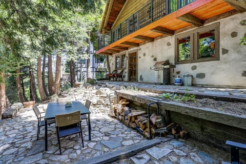 Walk to Lake Gregory Family Retreat with Patio! House in Crestline