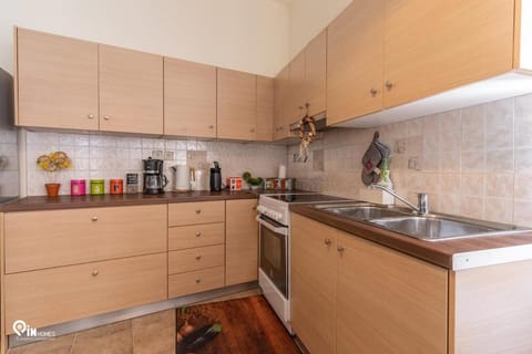 Omiros - Spacious Seaside House in Poros Apartment in Poros