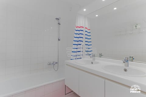 Shower, Bathroom, Bath