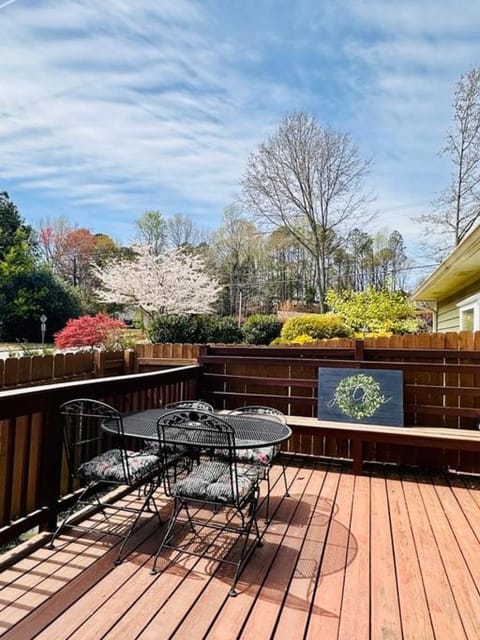 Ranch Garden Retreat House in Norcross