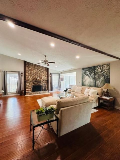 Ranch Garden Retreat House in Norcross