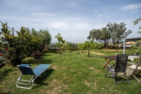 Hill House Apartment in Messenia