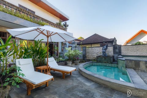 Property building, Swimming pool