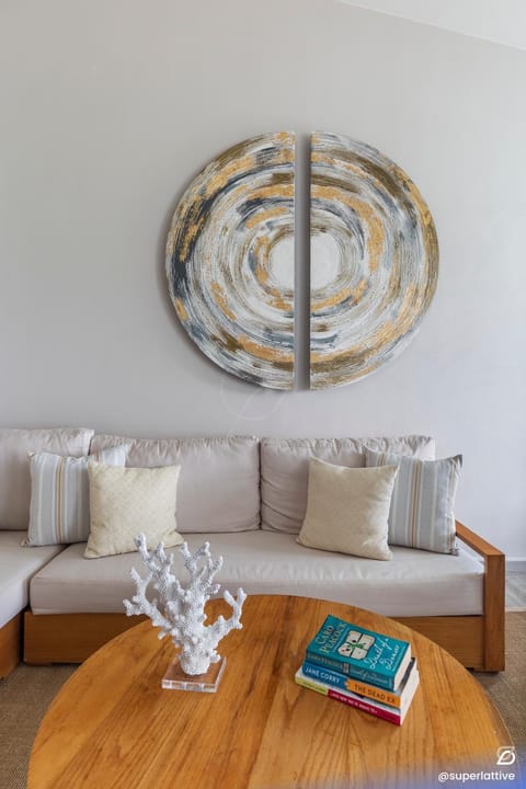 Living room, Decorative detail, Seating area