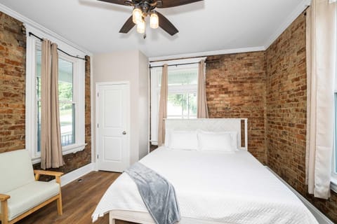 Ludlow Lodge with City Views House in Covington