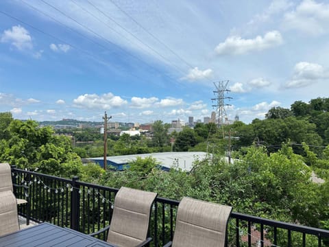 Ludlow Lodge with City Views House in Covington