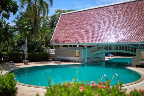 Property building, Pool view