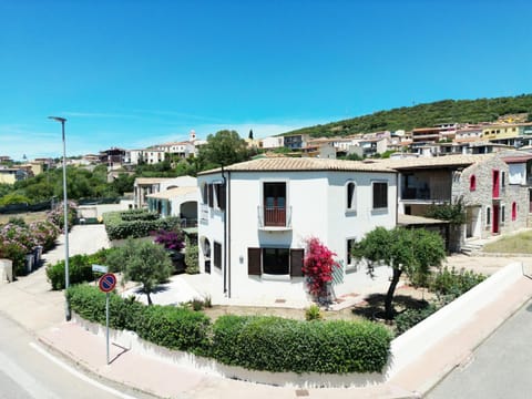 Property building, Spring, Day, Neighbourhood, City view, Mountain view