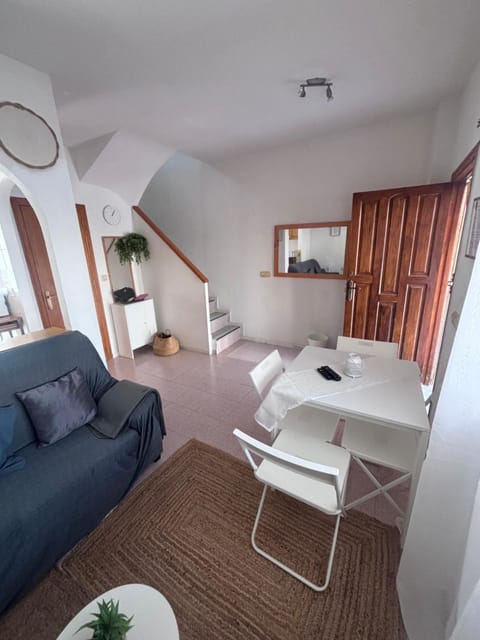 Living room, Photo of the whole room, Seating area, Dining area