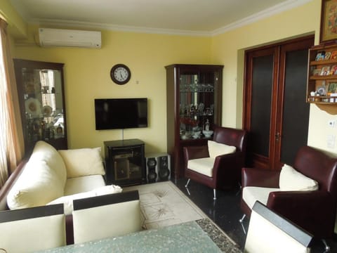 Living room, Decorative detail