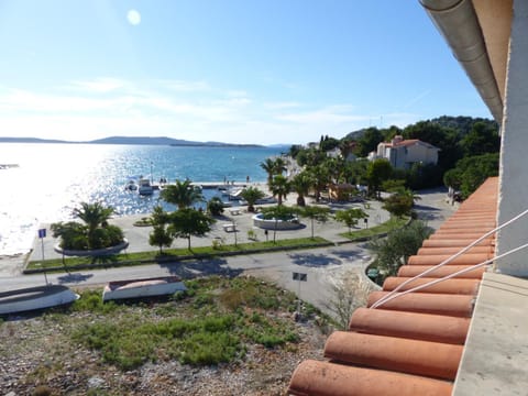 Balcony/Terrace, Beach, Sea view, Street view