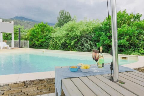 Villa Artistica con Piscina e Giardino Apartment in Province of Massa and Carrara