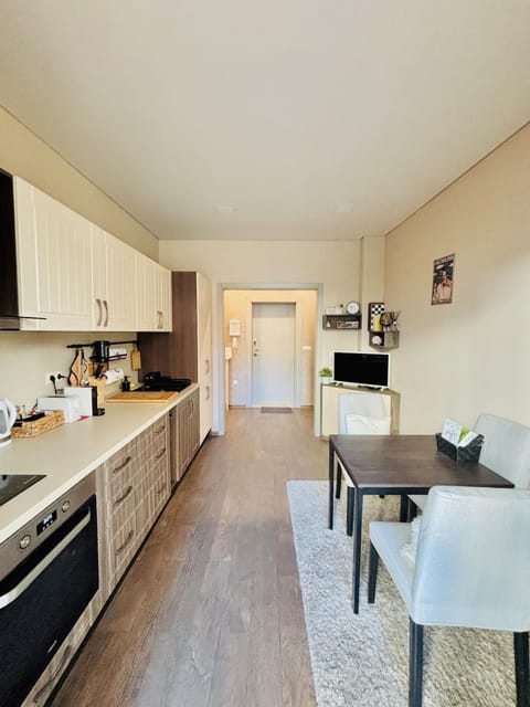 Dining area, kitchen
