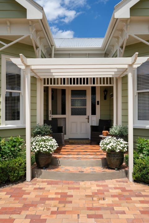 Milton Luxury Villa Accomodation Bed and Breakfast in Cambridge