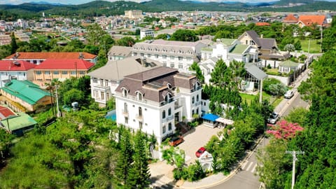 Property building, Bird's eye view