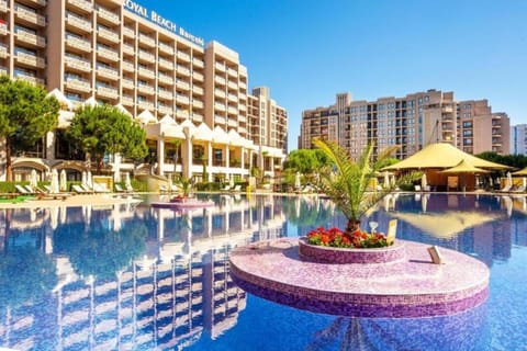 Property building, Garden view, Pool view