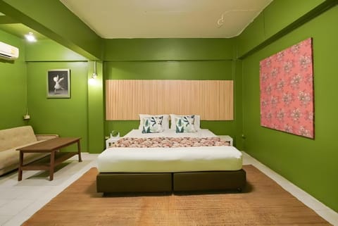 Bed, Living room, Photo of the whole room, Bedroom