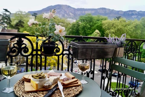 Balcony/Terrace, City view