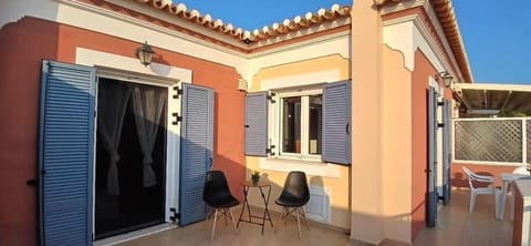 Property building, Balcony/Terrace