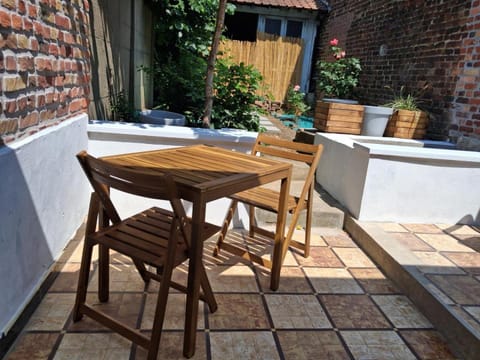 Property building, Patio, Day, View (from property/room), Balcony/Terrace, Dining area