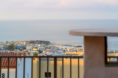 Day, Natural landscape, View (from property/room), Balcony/Terrace, City view, Sea view