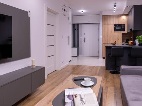 Kitchen or kitchenette, Dining area, oven, stove
