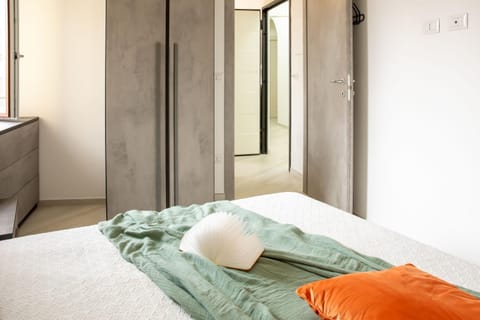 Bedroom, wardrobe