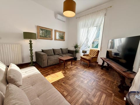 TV and multimedia, Living room, air conditioner