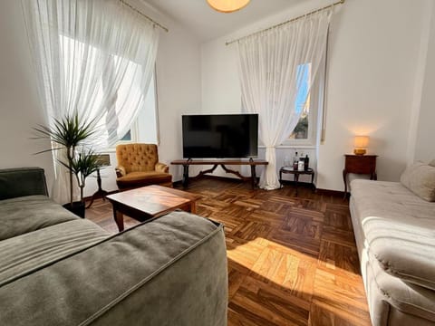 TV and multimedia, Living room, air conditioner