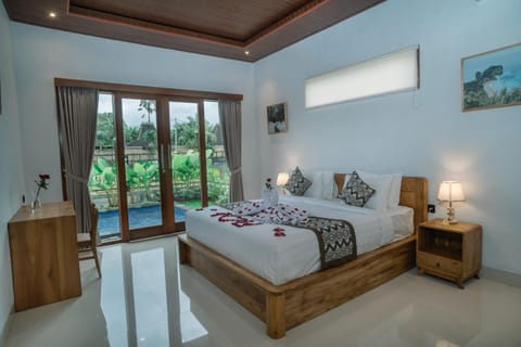 Bed, View (from property/room), Photo of the whole room, Bedroom, Garden view, Pool view, towels