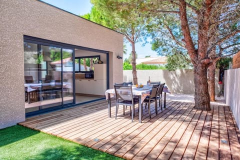 Garden, Dining area, Garden view