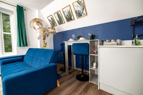 Modern 2-Bed Apartment - Near Train and Town - Parking Available Apartment in High Wycombe