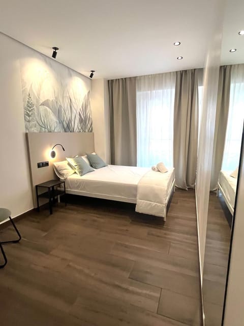 Bed, City view, minibar, safe, towels