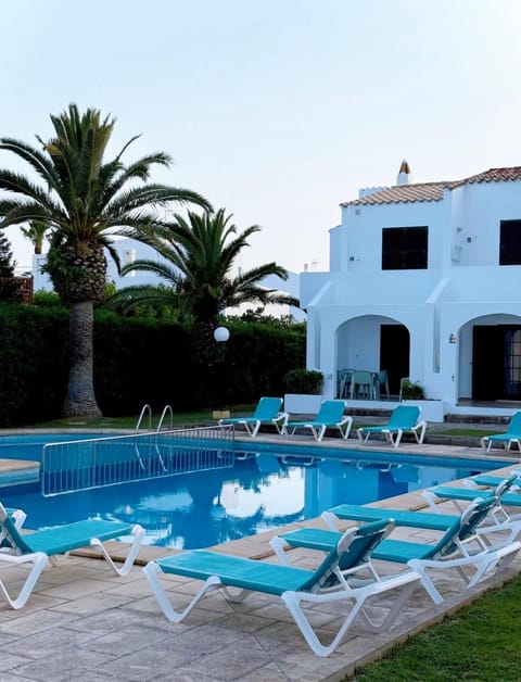 Property building, Pool view, Swimming pool, sunbed