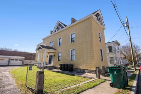 Northside Suites 4 - Your Perfect Vacation Haven Apartment in Cincinnati