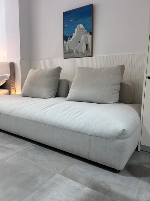 Living room, Photo of the whole room, Seating area