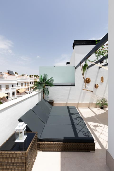 Day, View (from property/room), Balcony/Terrace, Seating area, Street view, sunbed