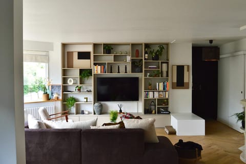 Library, Living room