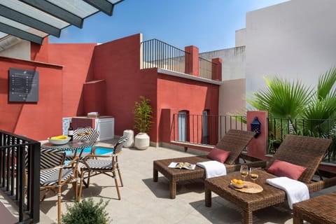 Balcony/Terrace, sunbed