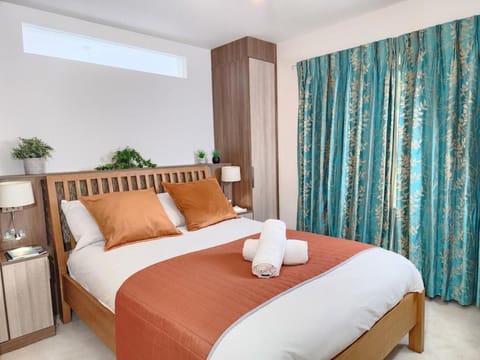 Bed, Photo of the whole room, Bedroom, towels, wardrobe