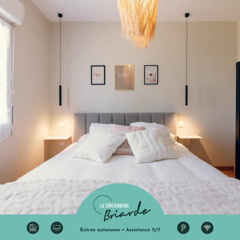 Bed, Bedroom, concierge