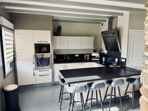 La parenthèse du Mont House in Brittany