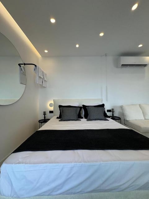 BlueMotion - Cruisenest Transportation included Apartment in Pireas