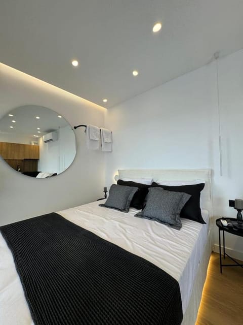 BlueMotion - Cruisenest Transportation included Apartment in Pireas