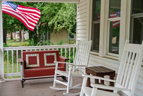 Classic Charm on Ashland - For 8 House in Upper Arlington