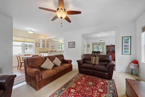 Classic Charm on Ashland - For 8 House in Upper Arlington