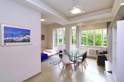 TV and multimedia, Living room, Dining area